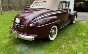 Ford-Super-deluxe-1946-MaroonTan-Top-Tan-VinylCloth-1