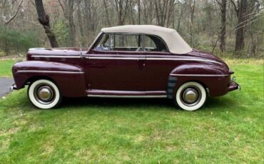 Ford-Super-deluxe-1946-MaroonTan-Top-Tan-VinylCloth