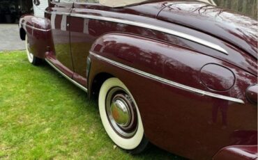 Ford-Super-deluxe-1946-MaroonTan-Top-Tan-VinylCloth-5
