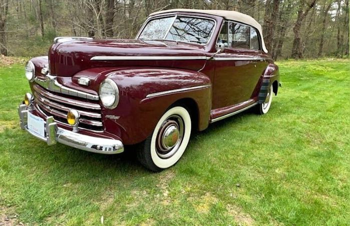 Ford-Super-deluxe-1946-MaroonTan-Top-Tan-VinylCloth-8