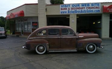 Ford-Super-deluxe-1947-Brown-Tan-1