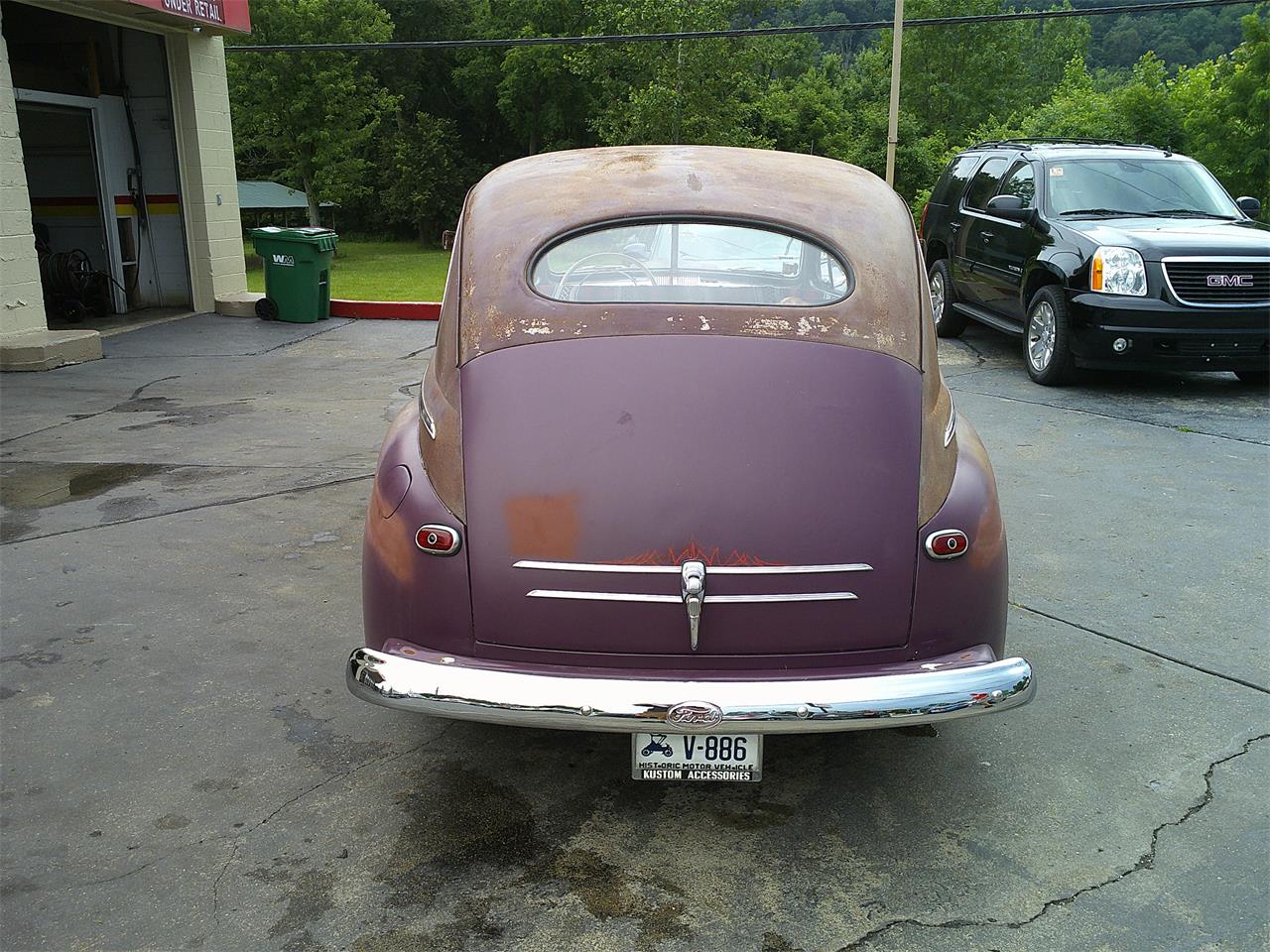 Ford-Super-deluxe-1947-Brown-Tan-2