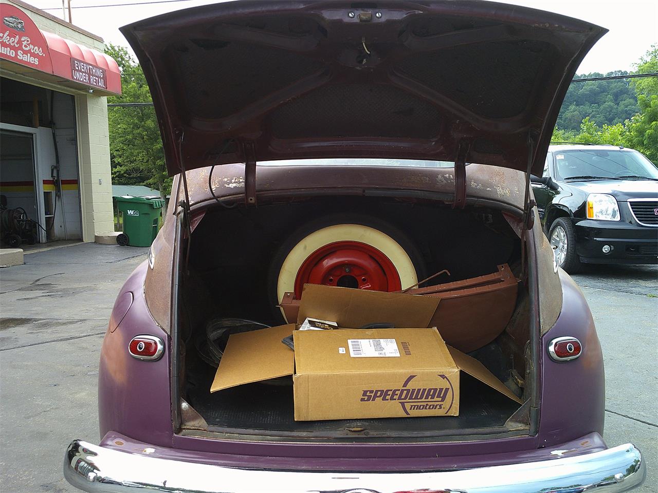 Ford-Super-deluxe-1947-Brown-Tan-21