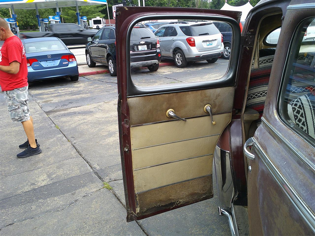 Ford-Super-deluxe-1947-Brown-Tan-24