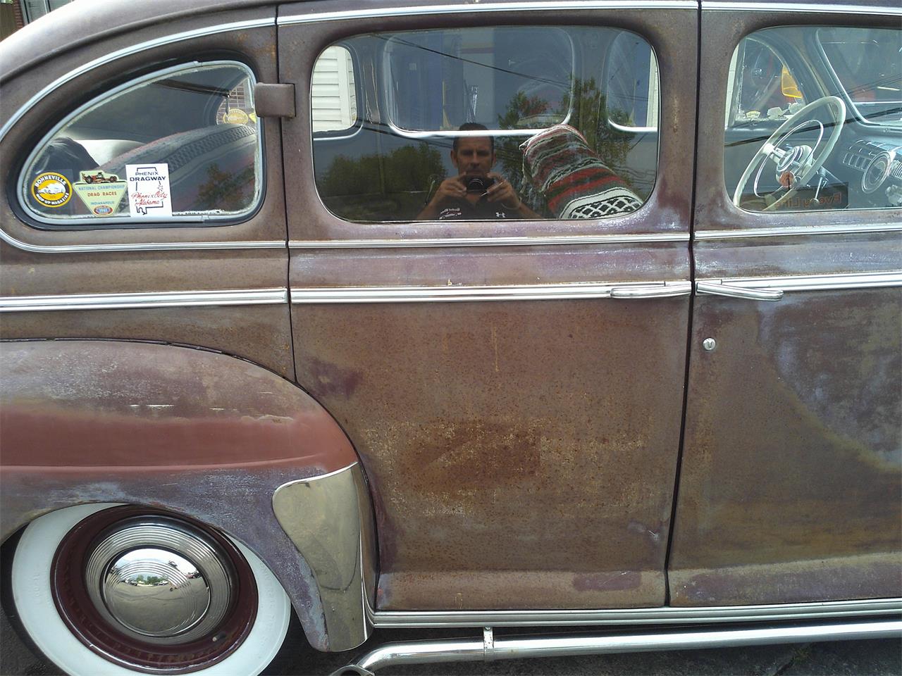 Ford-Super-deluxe-1947-Brown-Tan-39
