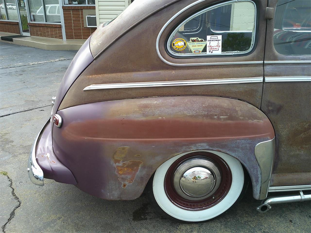 Ford-Super-deluxe-1947-Brown-Tan-4