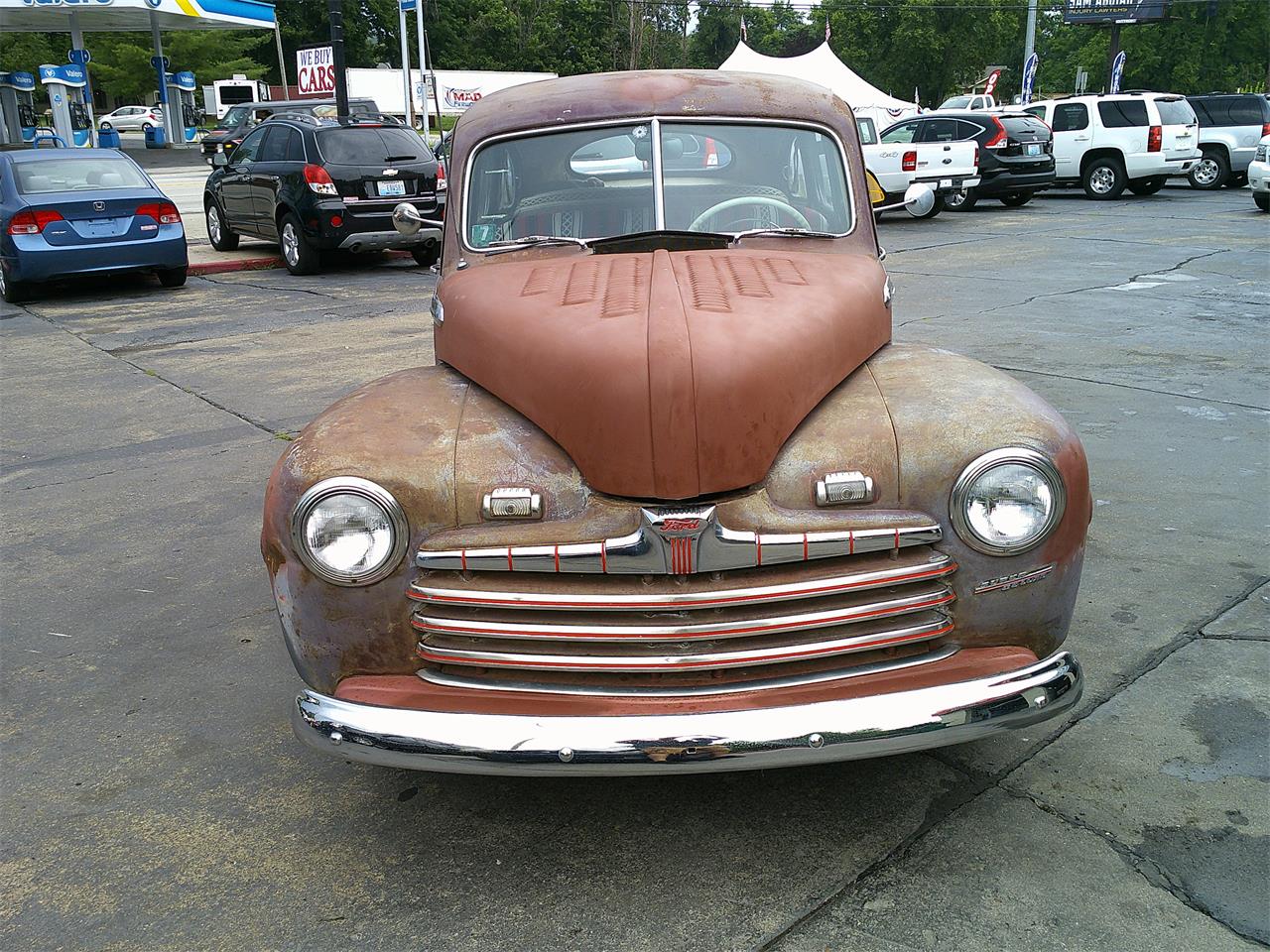 Ford-Super-deluxe-1947-Brown-Tan