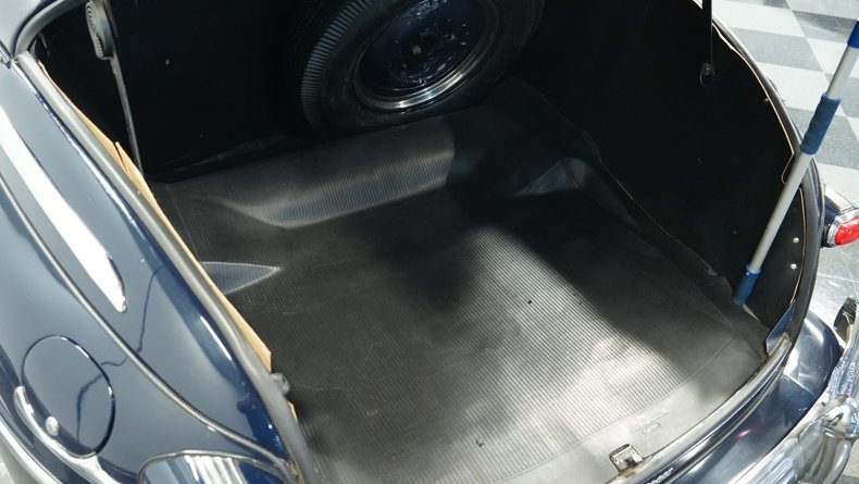 Ford-Super-deluxe-1947-Dark-Blue-Gray-16