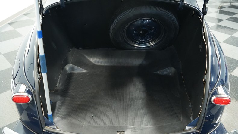 Ford-Super-deluxe-1947-Dark-Blue-Gray-46
