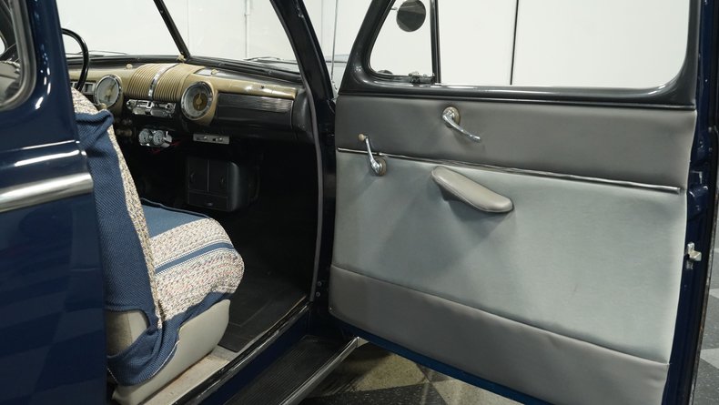 Ford-Super-deluxe-1947-Dark-Blue-Gray-48