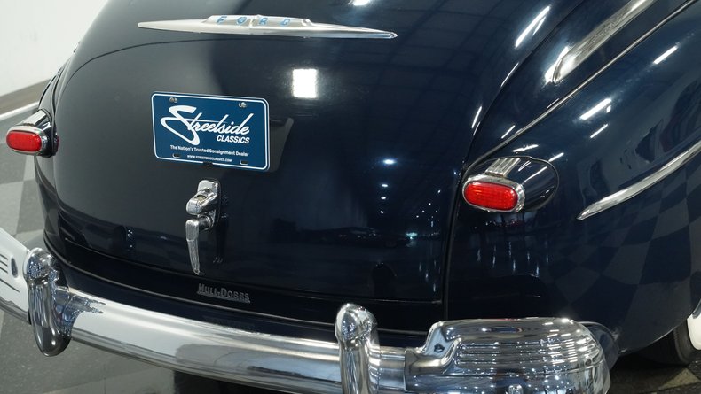 Ford-Super-deluxe-1947-Dark-Blue-Gray-7