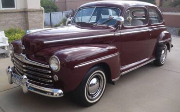 Ford-Super-deluxe-1947-Red-11