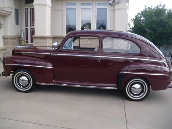 Ford-Super-deluxe-1947-Red-13