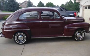 Ford-Super-deluxe-1947-Red-7