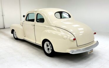 Ford-Super-deluxe-1948-Alabaster-Tan-1