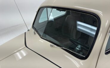 Ford-Super-deluxe-1948-Alabaster-Tan-12