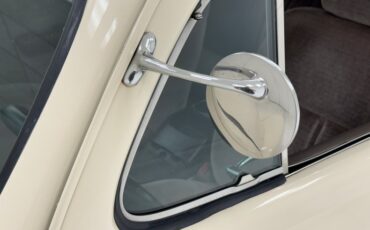 Ford-Super-deluxe-1948-Alabaster-Tan-14