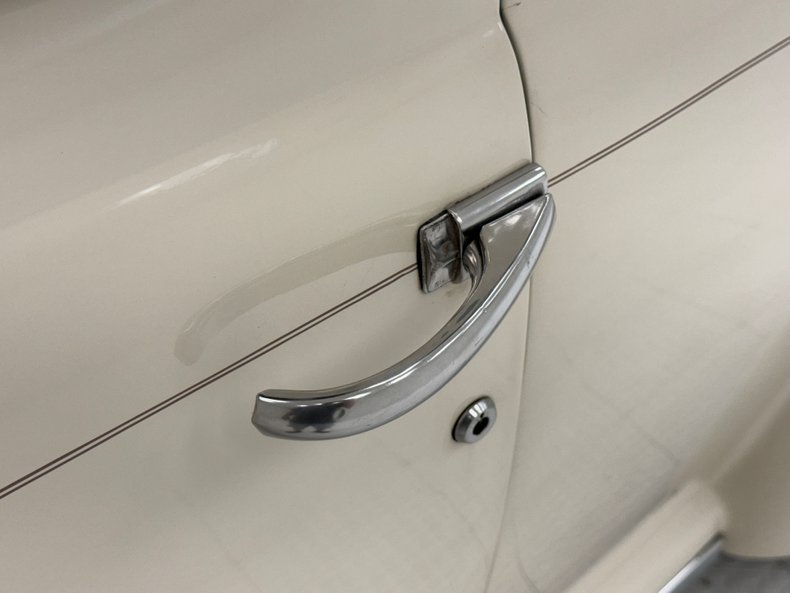 Ford-Super-deluxe-1948-Alabaster-Tan-15