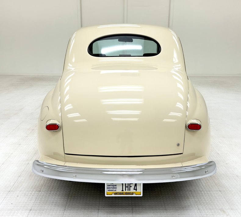 Ford-Super-deluxe-1948-Alabaster-Tan-2