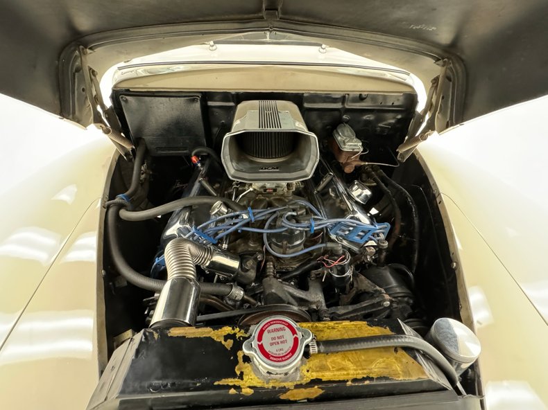 Ford-Super-deluxe-1948-Alabaster-Tan-27