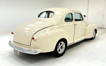 Ford-Super-deluxe-1948-Alabaster-Tan-3