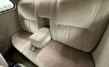 Ford-Super-deluxe-1948-Alabaster-Tan-33
