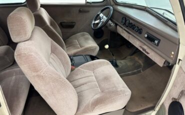 Ford-Super-deluxe-1948-Alabaster-Tan-35