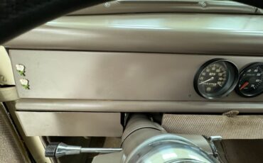 Ford-Super-deluxe-1948-Alabaster-Tan-37