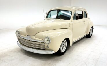 Ford-Super-deluxe-1948-Alabaster-Tan-47