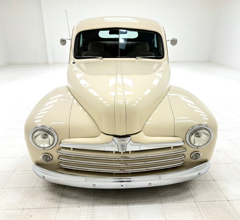 Ford-Super-deluxe-1948-Alabaster-Tan-6