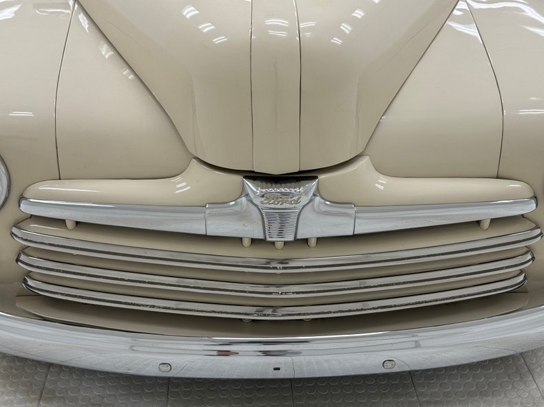 Ford-Super-deluxe-1948-Alabaster-Tan-7