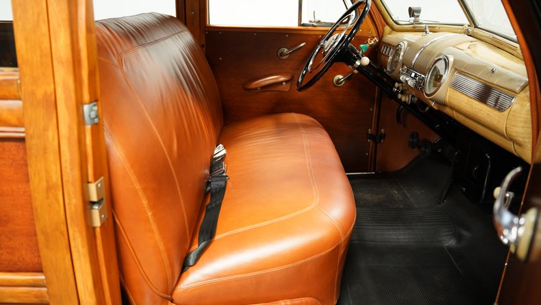 Ford-Super-deluxe-1948-Black-Brown-3