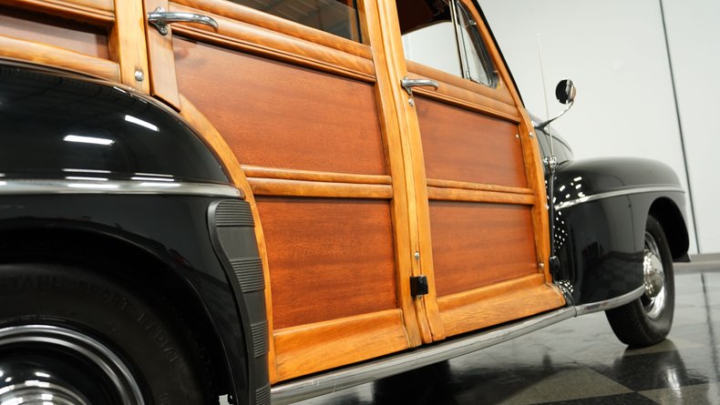 Ford-Super-deluxe-1948-Black-Brown-30