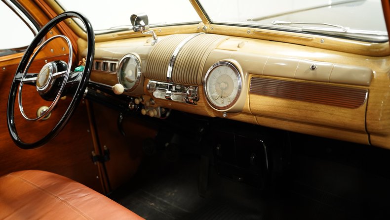Ford-Super-deluxe-1948-Black-Brown-4