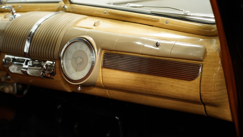 Ford-Super-deluxe-1948-Black-Brown-48