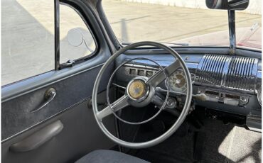 Ford-Super-deluxe-1948-Burgundy-Gray-5