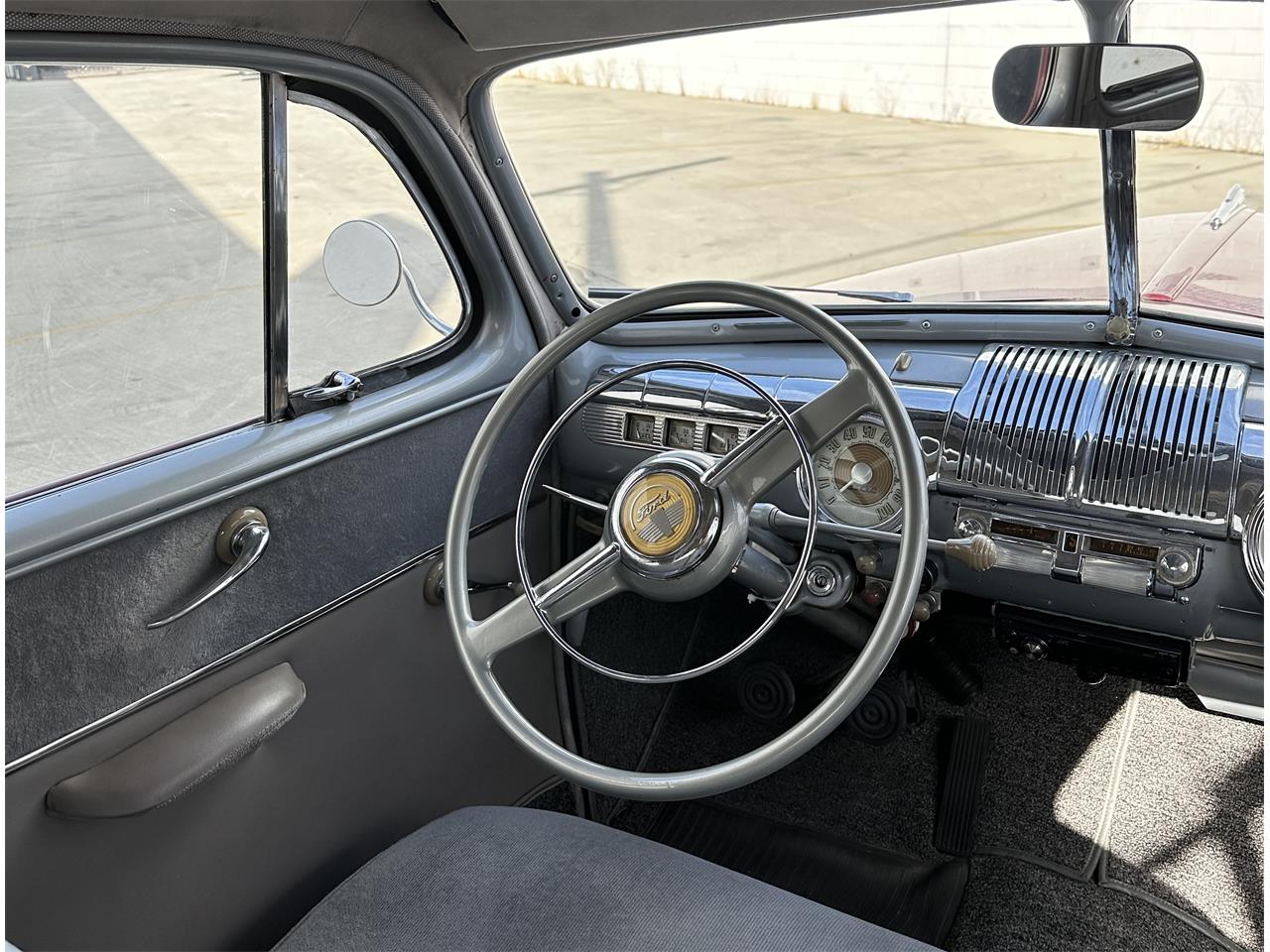 Ford-Super-deluxe-1948-Burgundy-Gray-5