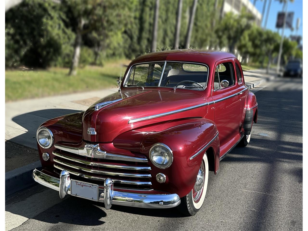 Ford-Super-deluxe-1948-Burgundy-Gray