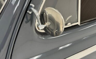 Ford-Super-deluxe-1948-Rotunda-Gray-Tan-20