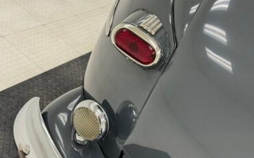 Ford-Super-deluxe-1948-Rotunda-Gray-Tan-23