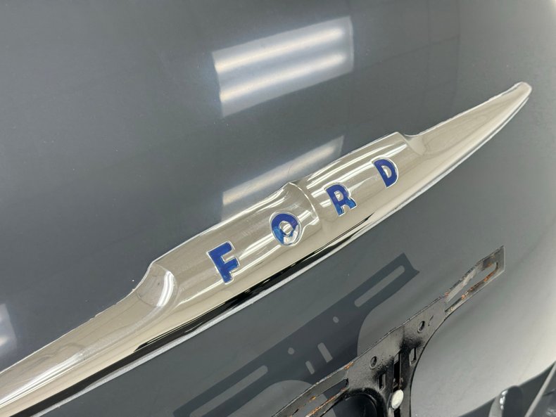 Ford-Super-deluxe-1948-Rotunda-Gray-Tan-24