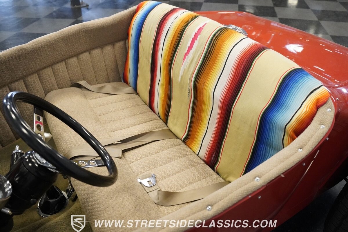 Ford-T-Bucket-1927-Roadster-30