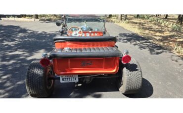 Ford-T-bucket-1923-Metallic-Orange-Black-2