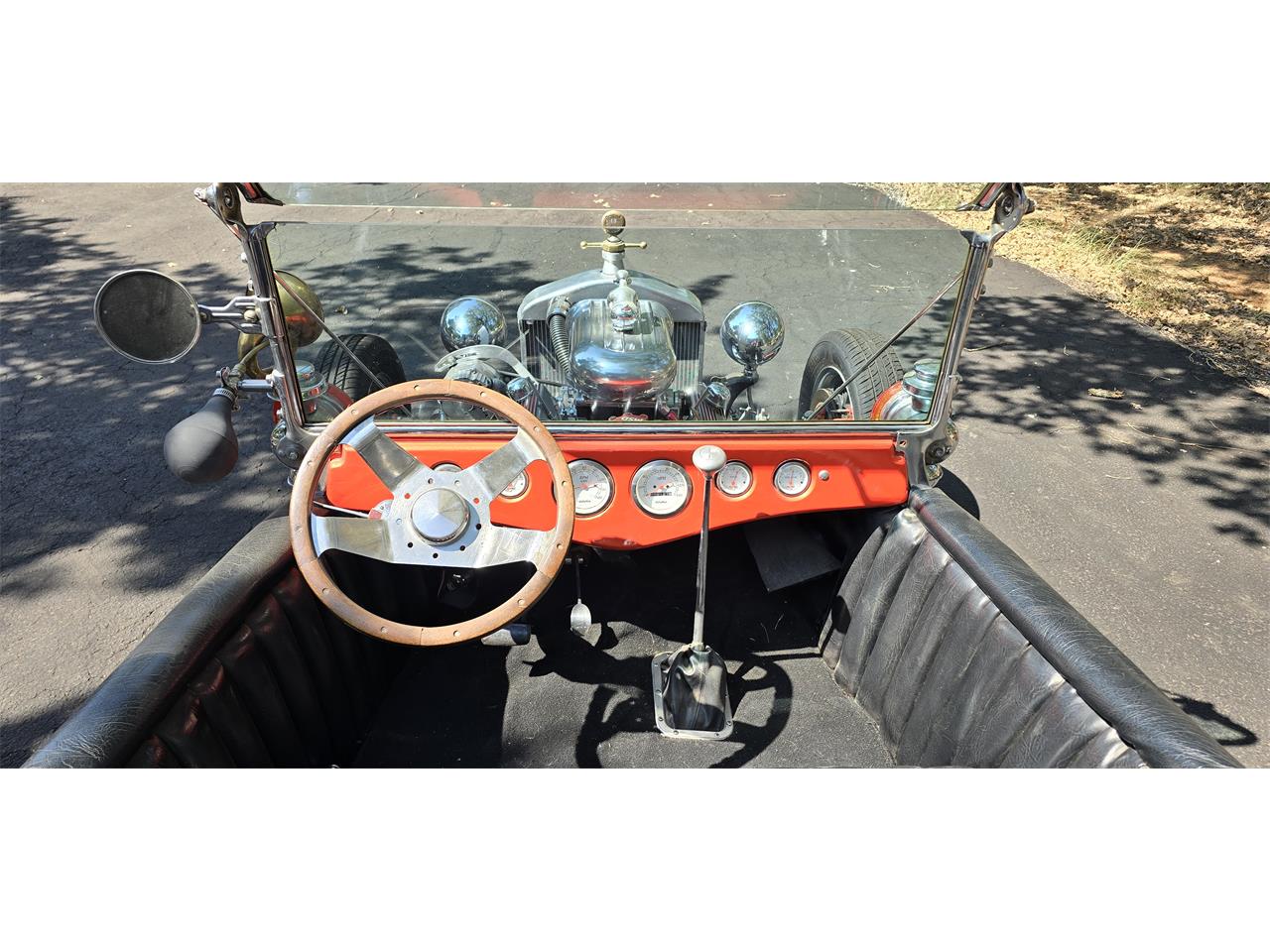 Ford-T-bucket-1923-Metallic-Orange-Black-3
