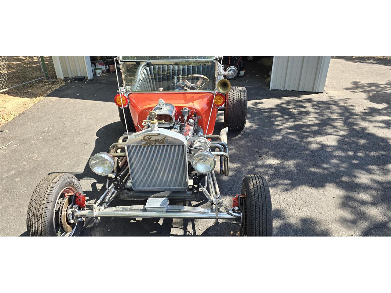 Ford-T-bucket-1923-Metallic-Orange-Black-6