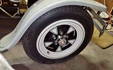 Ford-T-bucket-1923-White-Black-15