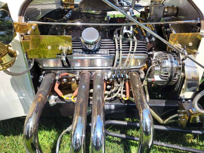 Ford-T-bucket-1923-White-Black-24