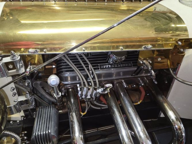 Ford-T-bucket-1923-White-Black-35