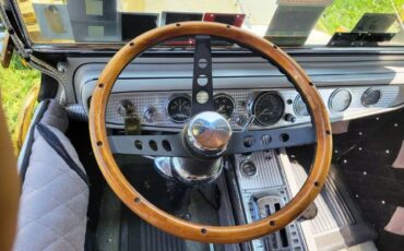 Ford-T-bucket-1923-White-Black-7