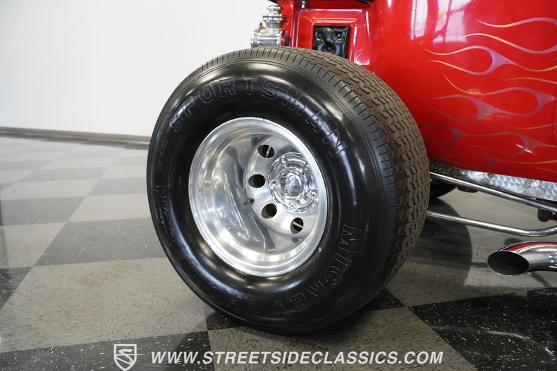 Ford-T-bucket-1924-Red-Black-11